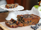 Cake de plátano-quinua y arándanos